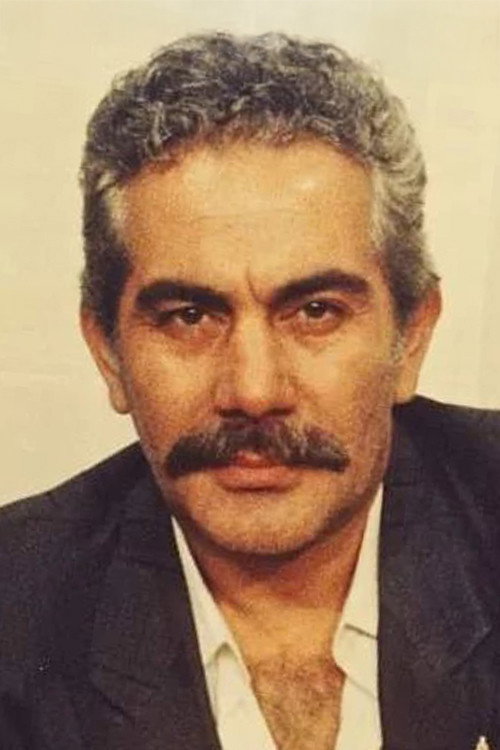 Mümtaz Sevinç as Osman in Çifte Bela