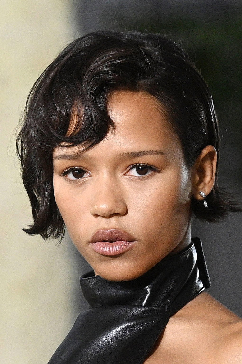 Taylor Russell as Judy Robinson in Perdidos no Espaço