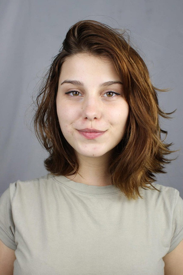 Gabriella Andrade as Colega #1 in Arquivos Sinistros: Coleção Horripilante de Fitas Super Assustadoras N° 01