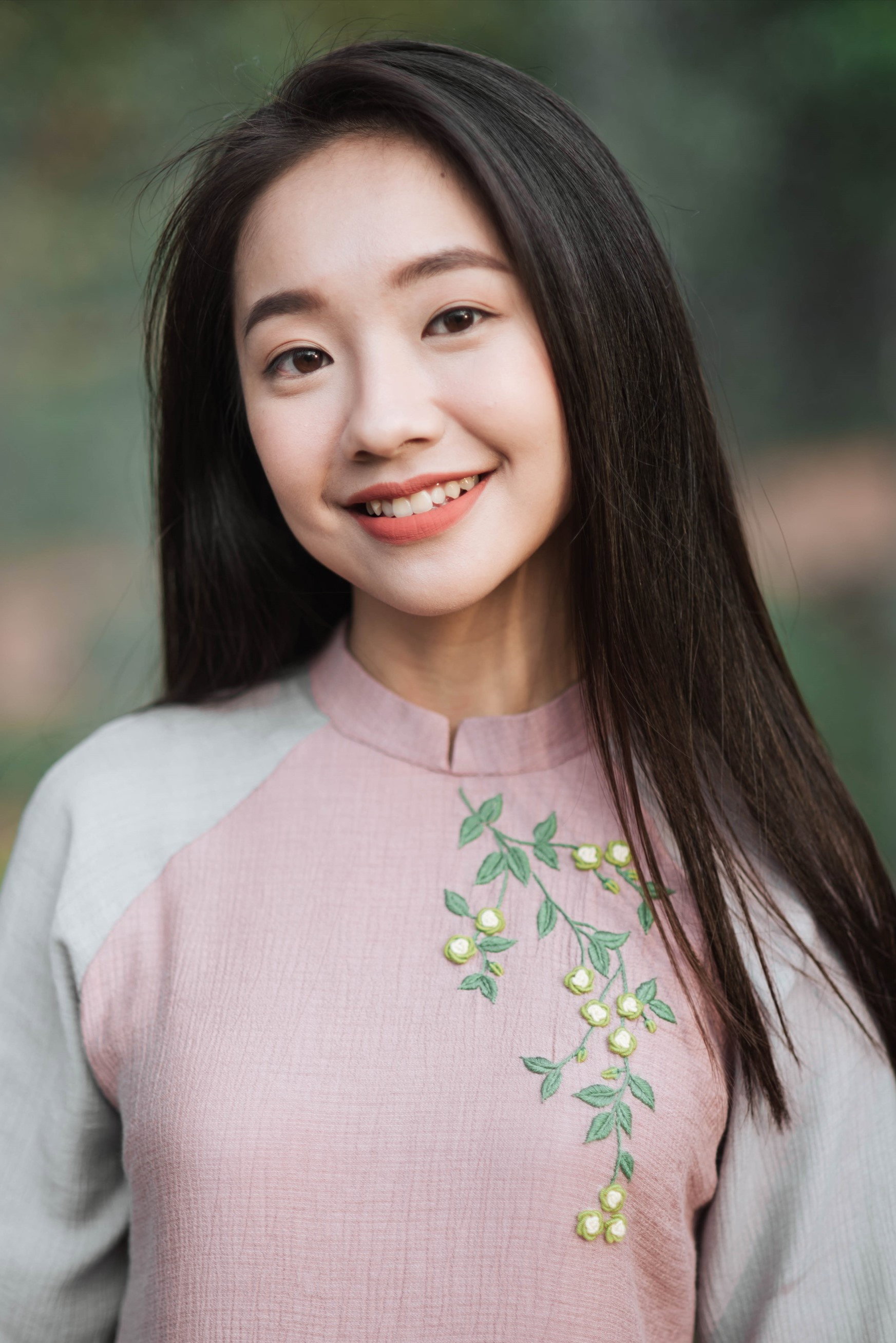 Hoàng Hà as Cô Phong in The Soul Reaper