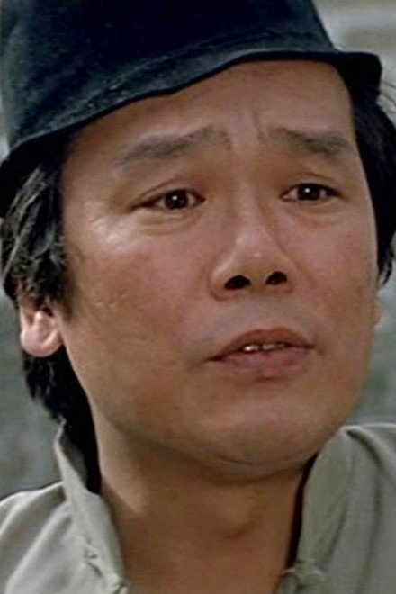 Gam Yam as Police Officer in Ironside 426