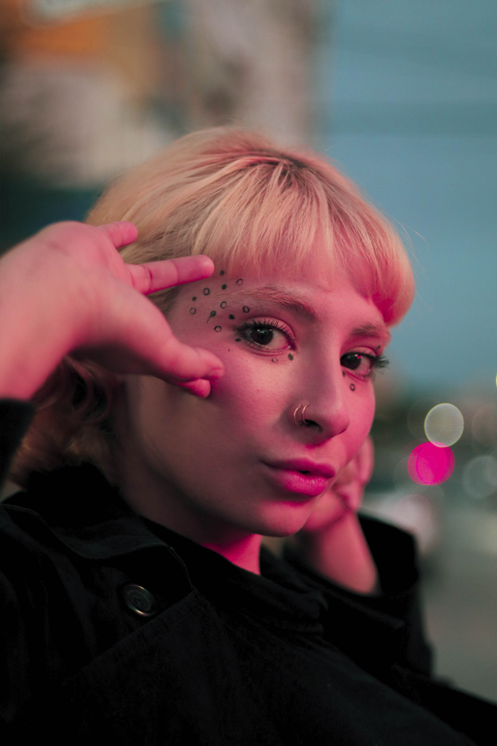 Domerica Biraghi as Chica in Recuerdo Compacto
