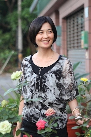 Kim-Hong Nguyen as Boss Lady in Sister