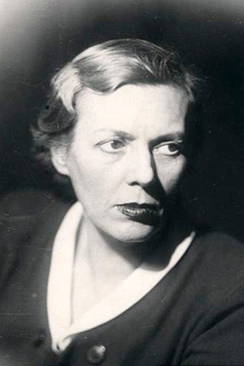 Наталья Глан as Vivian Mend, typist in Miss Mend
