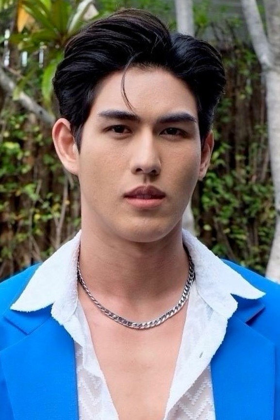 กัญจน์ กัณณวัชรน์ as Raberd in Red Wine in the Dark Night