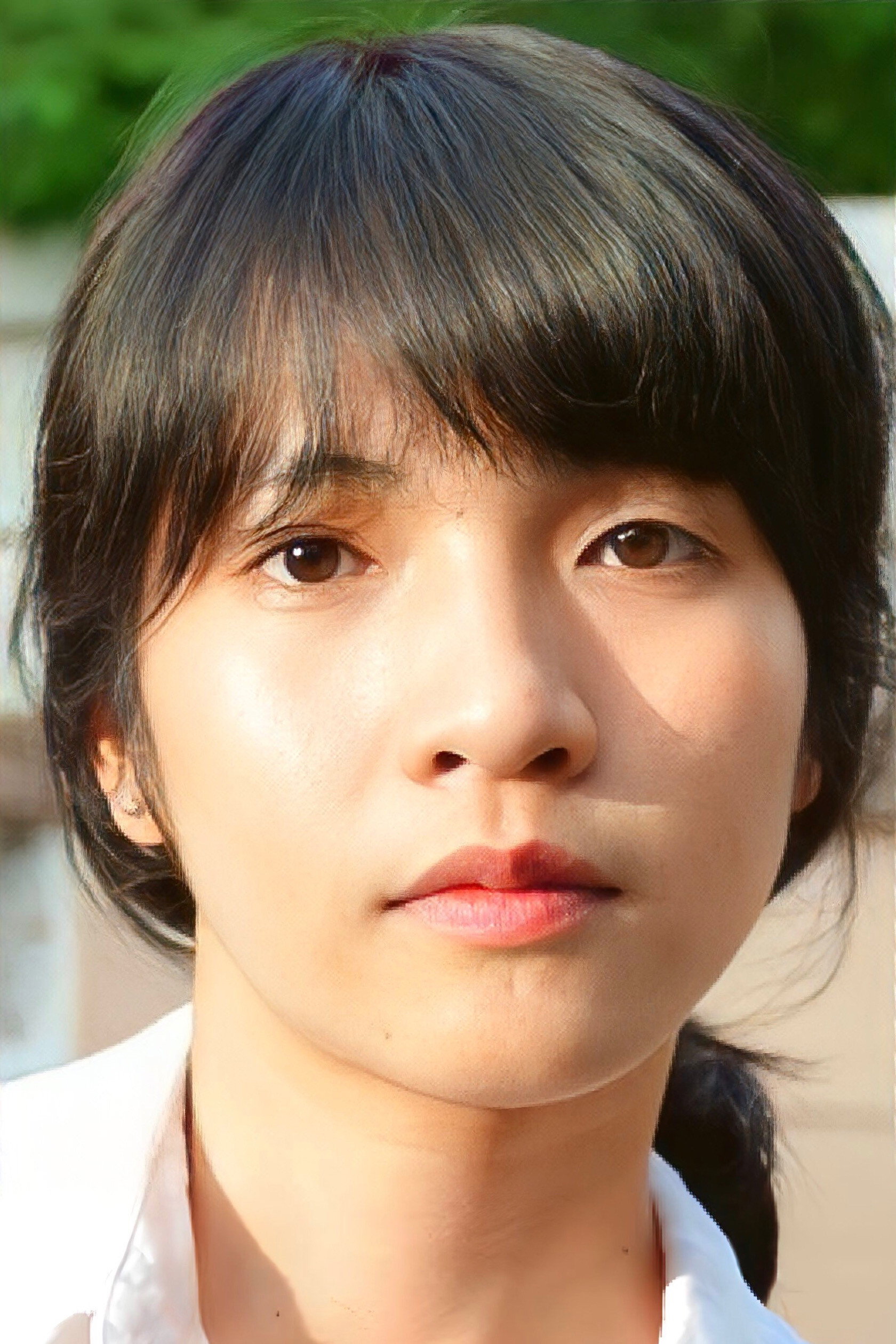 Chantana Tiprachart as Young Woman in Canteen in Transmissions of Unwanted Pasts