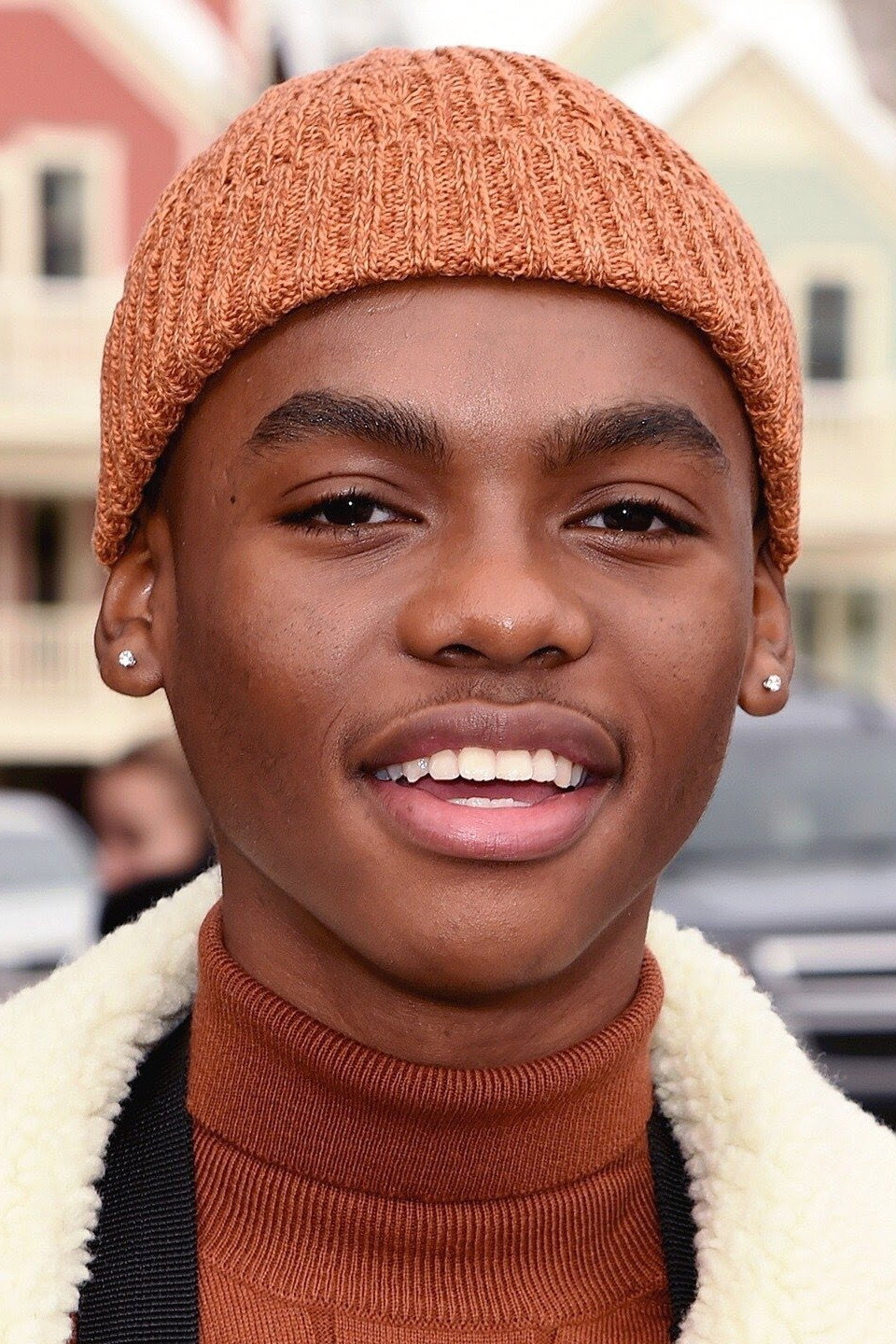 Jahi Di'Allo Winston as Luke O'Neil in Everything Sucks!