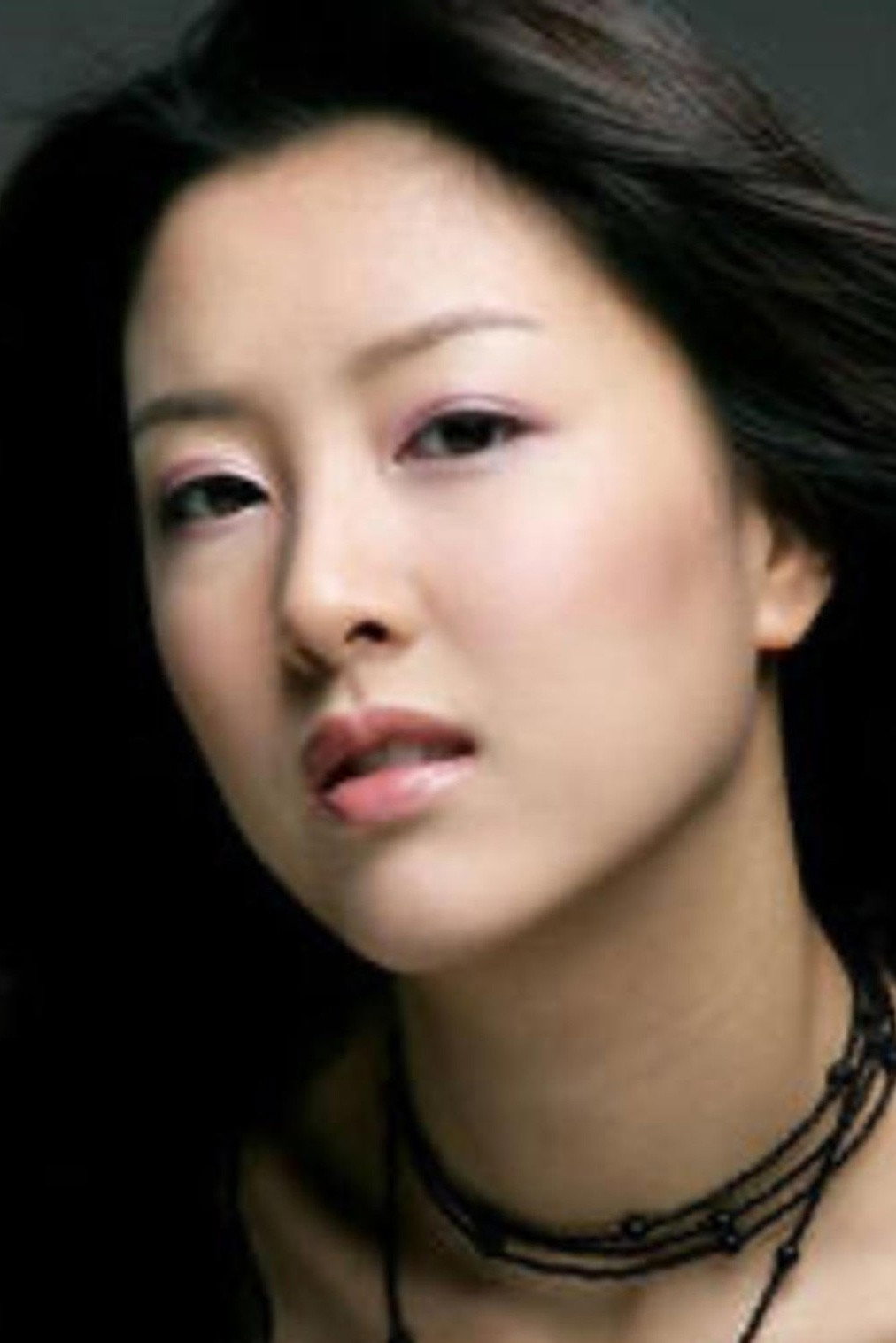 Kang Jung-hwa as Kimi in Dancing Ninja