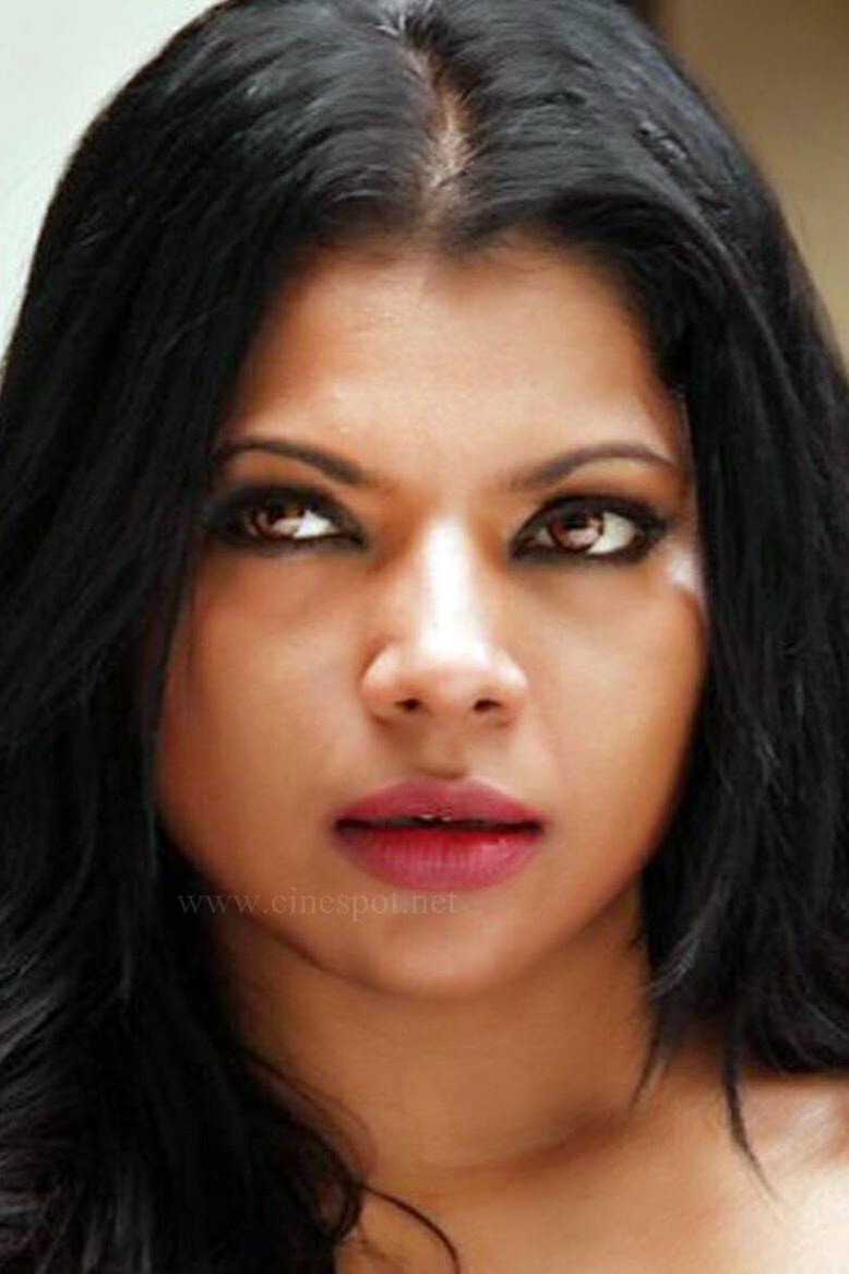Kaajal Pasupathi as Idithangi's wife in Perumal