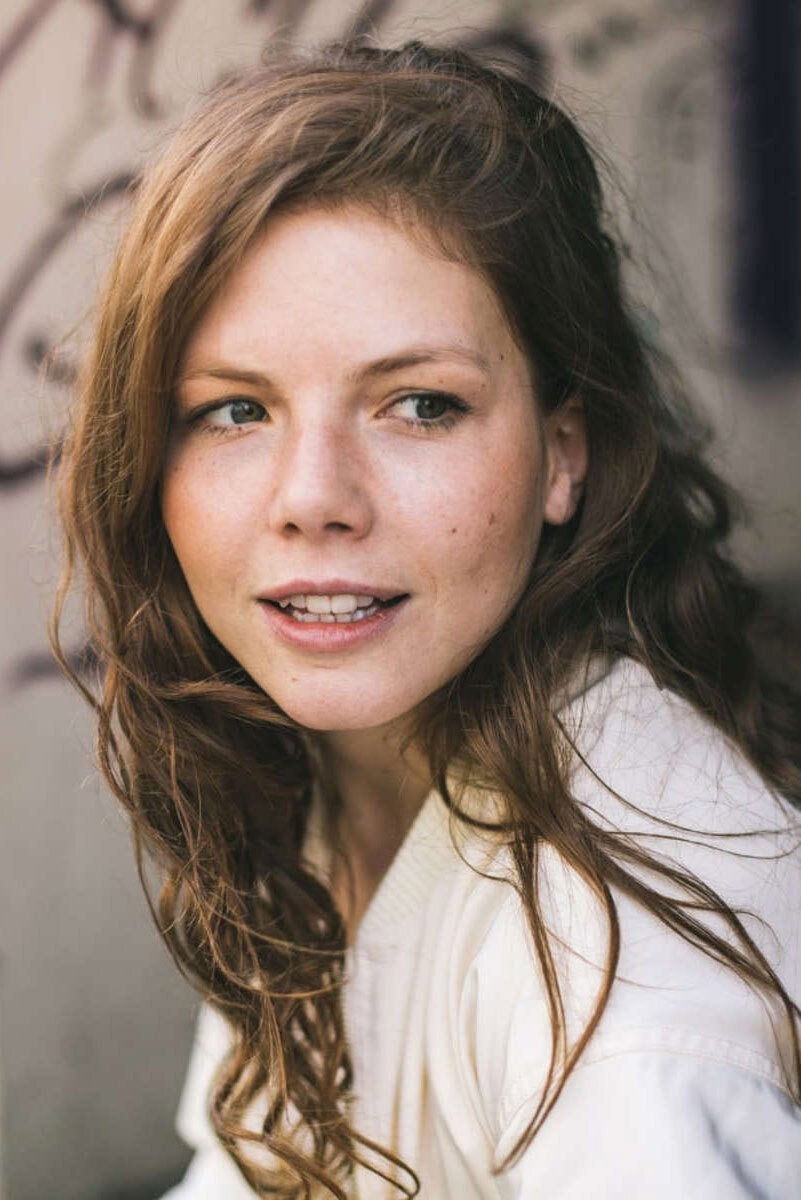 Leonie Rainer as Hausmädchen Ida in A Lady's Rituals