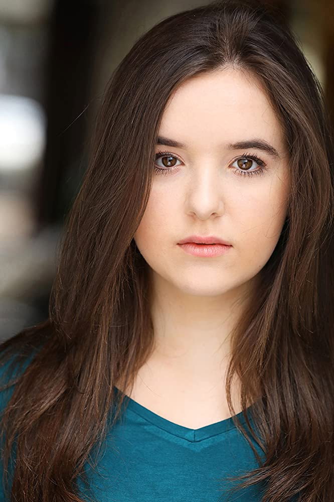 Aubrey K. Miller as Hannah Parker-Kent in Just Add Magic