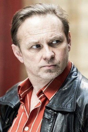 Konstantin Moreth as Leibarzt in Die verkaufte Prinzessin