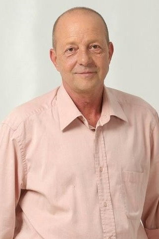 Marian Râlea as Vasile "Sile" Boască in Fructul oprit