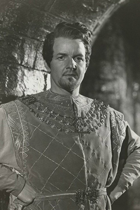 Hubert Gregg as Second Officer Aubrey Archer in Doctor at Sea
