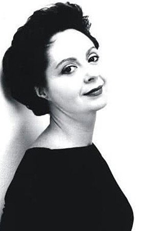 Luisa Armenteros as Amalia in El hijo del cura