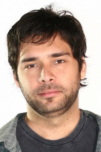 Jiddu Pinheiro as Du in The Forgotten Valley