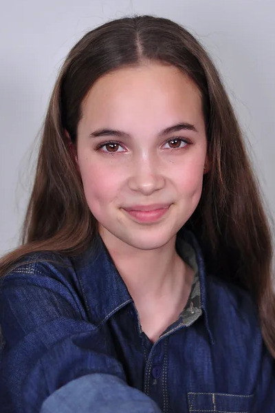 Carlee Clements as Verjonica in Planet Lulin