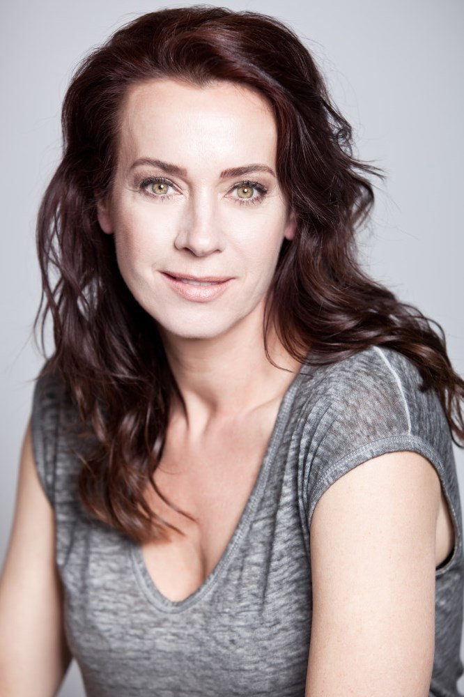 Marjolein Keuning as Leonie van Velzen in Russen
