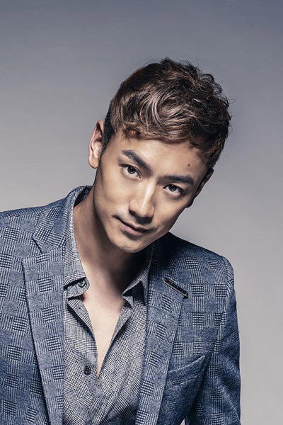 Lin Yo-Wei as Chen Jia Hao in That Flower, That Sea