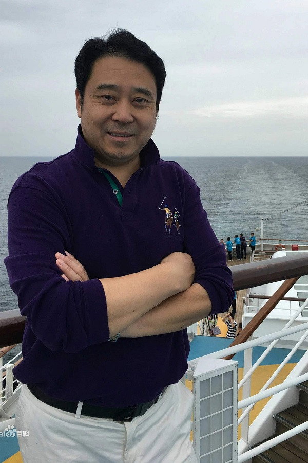 Yang Fan as 褚传禹 in Dreams and Glory