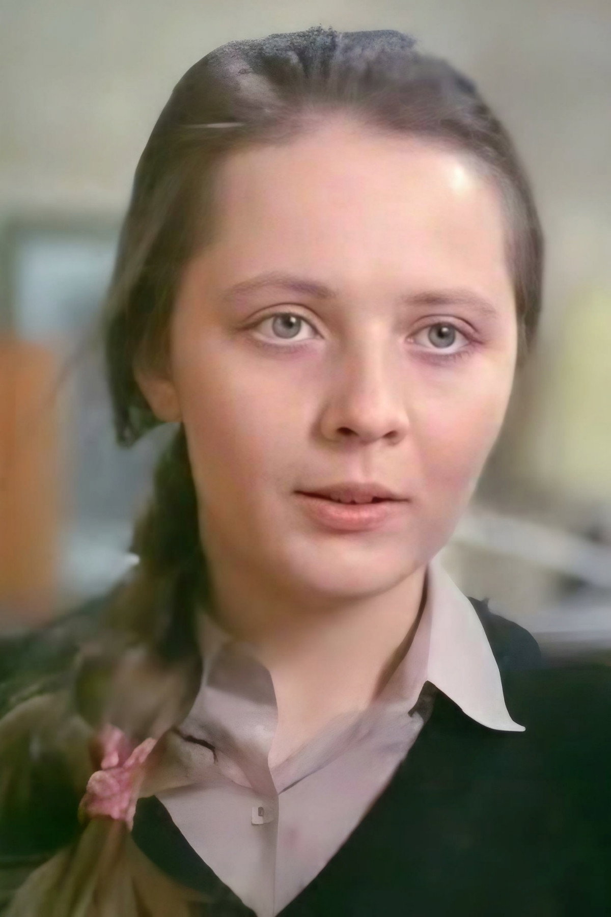 Нина Тобилевич as Nina in Bow to the Ground