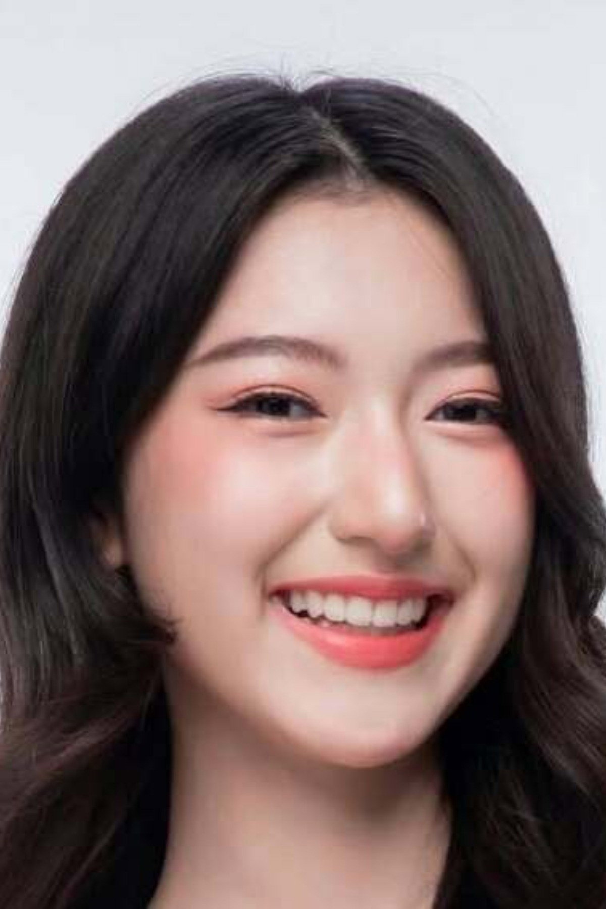 Jutarat Thanaphan as Lanee in The Love Never Sets