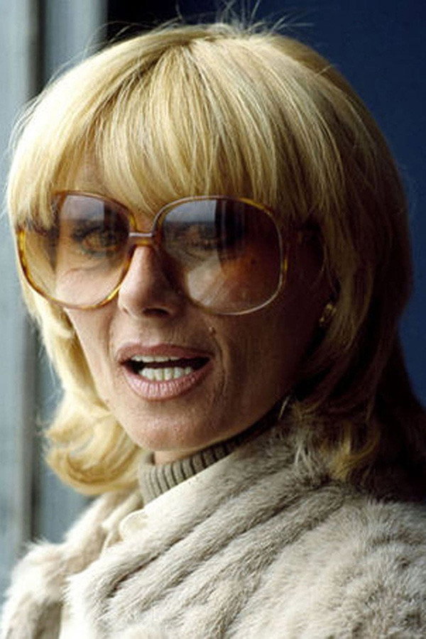Sandra Mondaini as Innamorata litigiosa in Ridere! Ridere! Ridere!