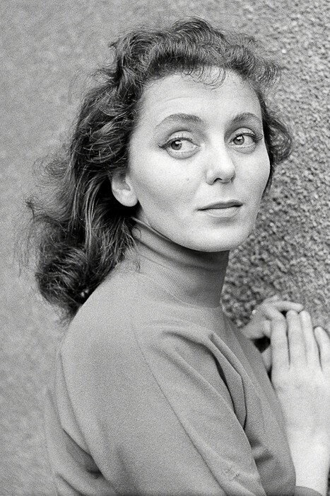 Alicja Raciszówna as Krystyna Flisakówna in Sprawa pilota Maresza