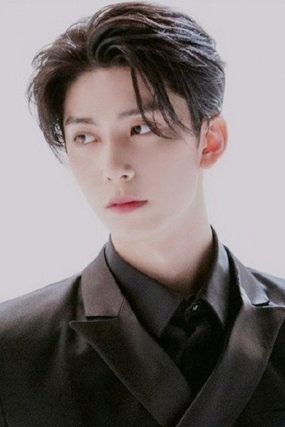 Hwi Young as Lee Hyun in Imitation