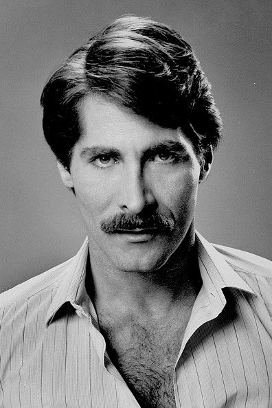 Wade Nichols as Larry in Visions