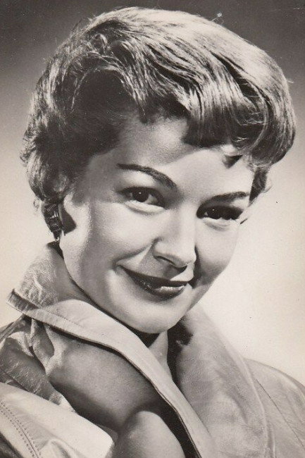 Lise Roy as Juliette Martel in Le curé de village