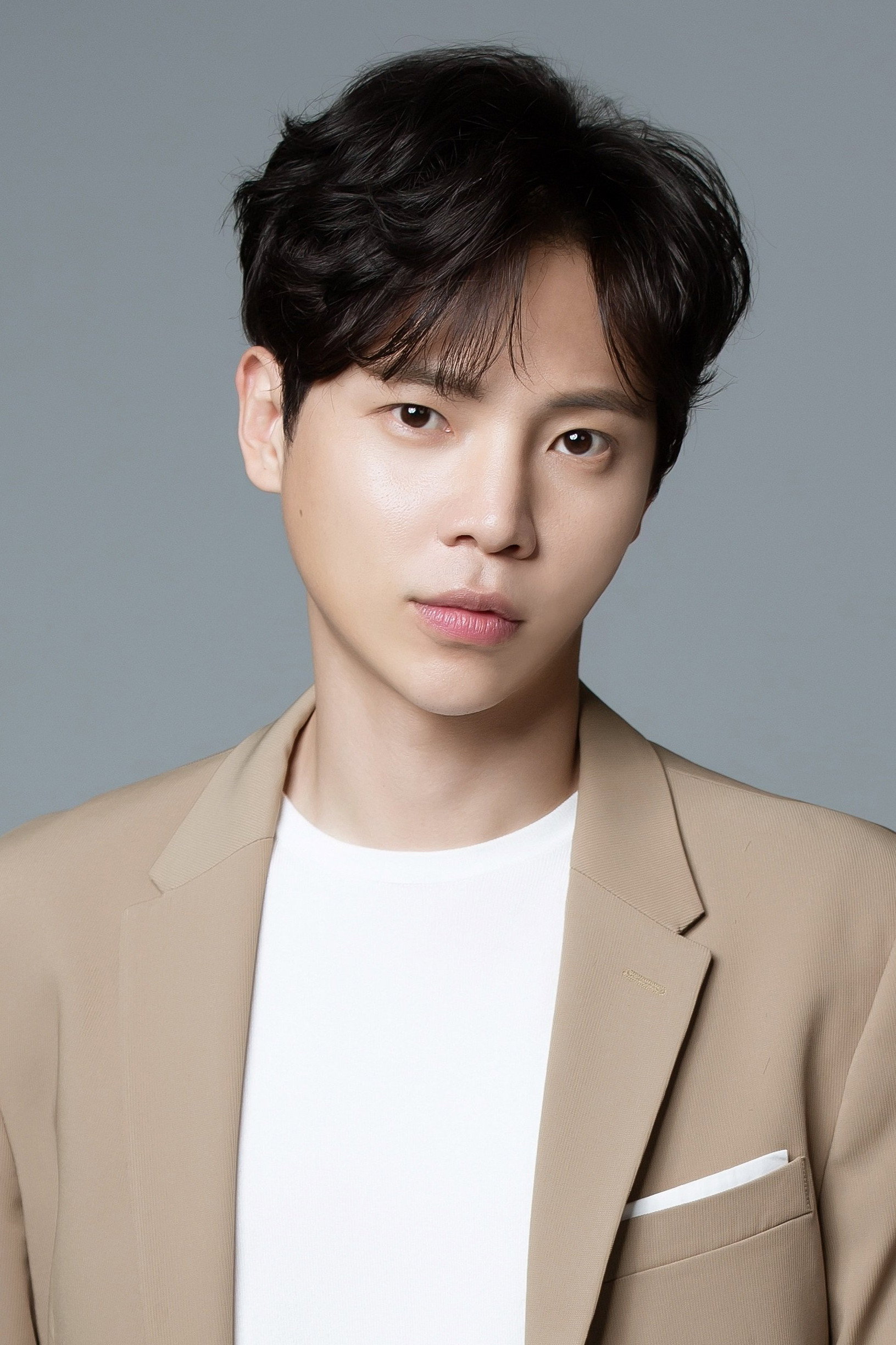 고건한 as Ssanip in I Am Not a Robot