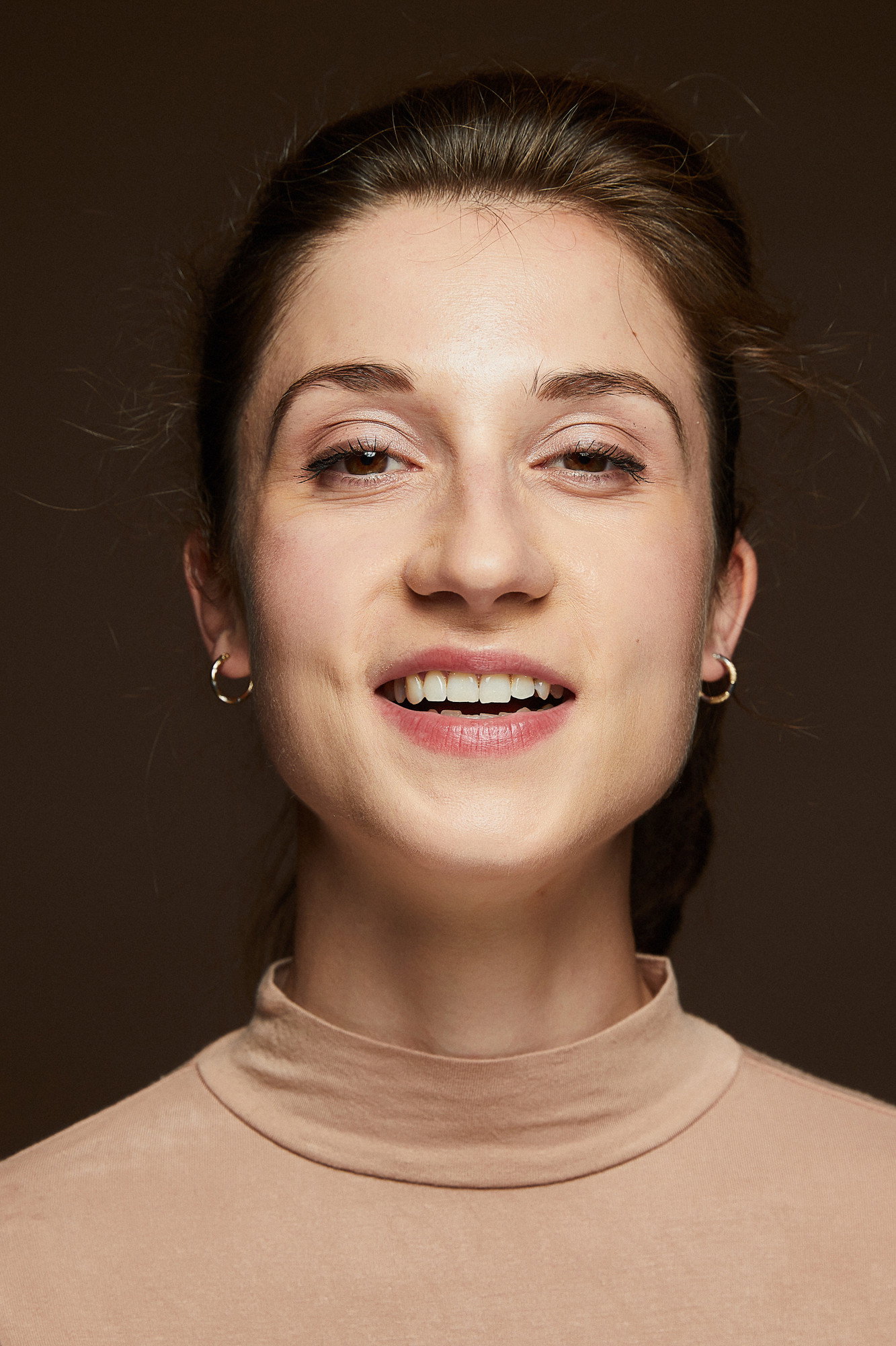 Alissa Atanassova as Teresa in Hellground
