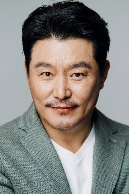 이상훈 as Lee Yong-hyeon in 비상계엄 12.3