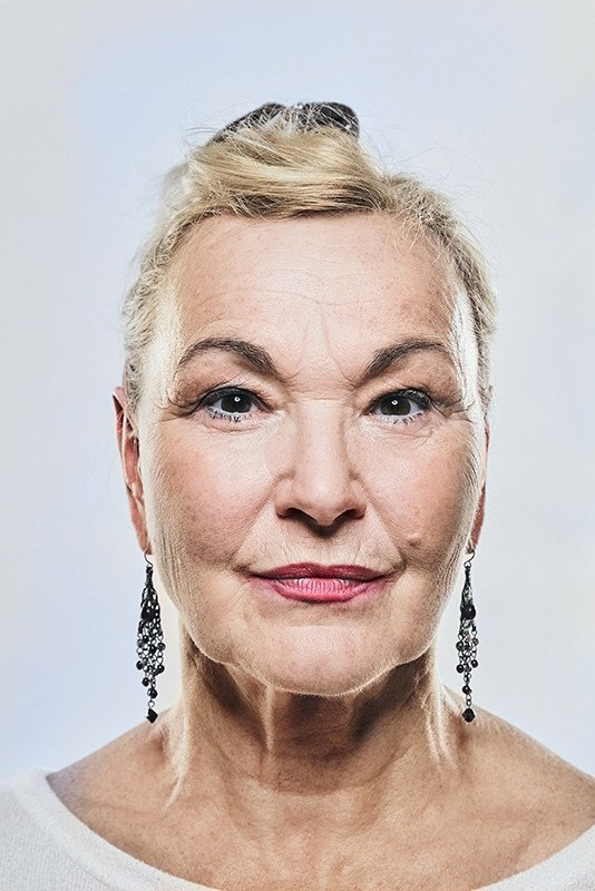 Marie Logojdová as Markéta in Smoke on the Potato Fields