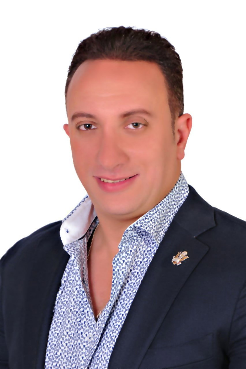 Ahmed Abdel Majeed as شريف - عريس علا in Welcome to Egypt