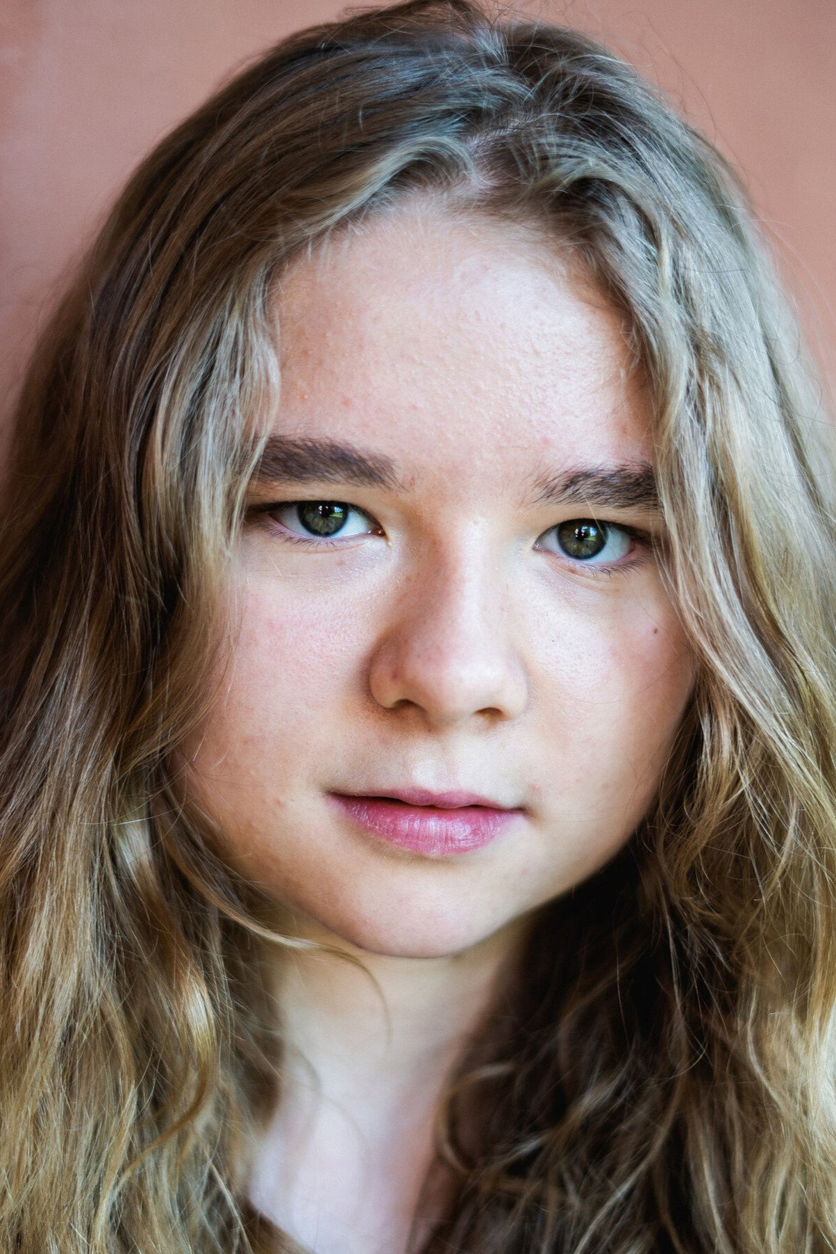 Daria Wolf as Gina in Hungry