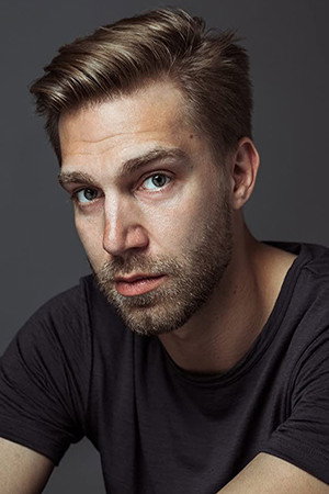 Jarkko Niemi as Nuori Rölli in Rolli and the Golden Key
