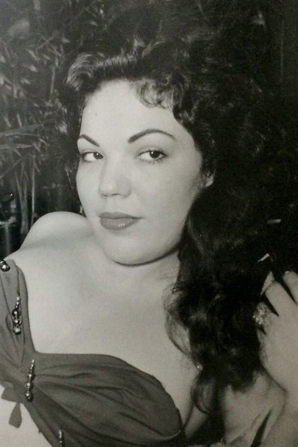 María Esquivel as Soledad Chacón in Duelo en la cañada