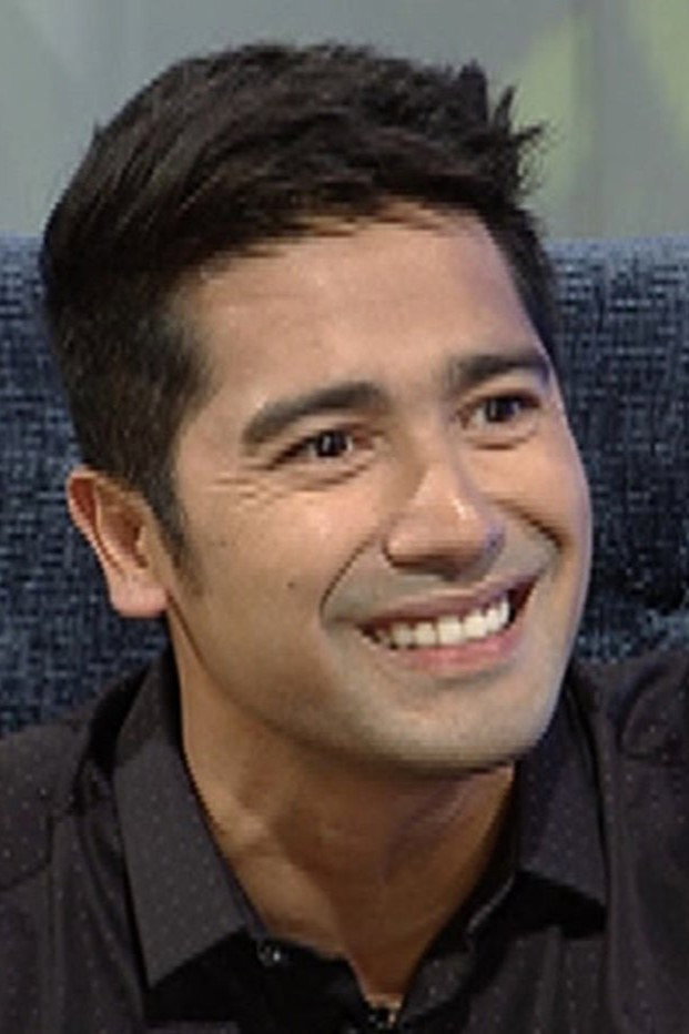 Carlo Muñoz as Pablo in Luv Text