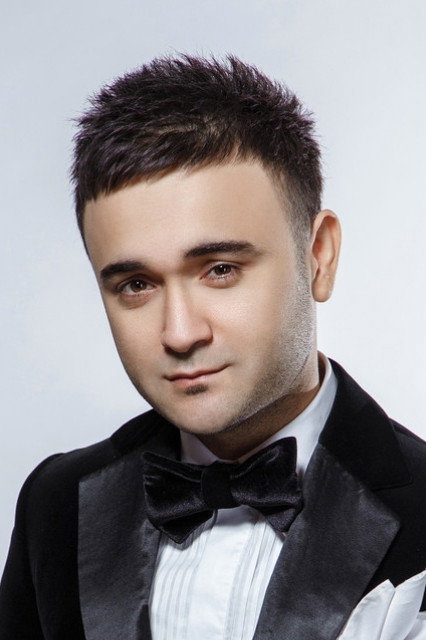 Shohruh Yoldoshev as Romeo in Romeo va Julietta