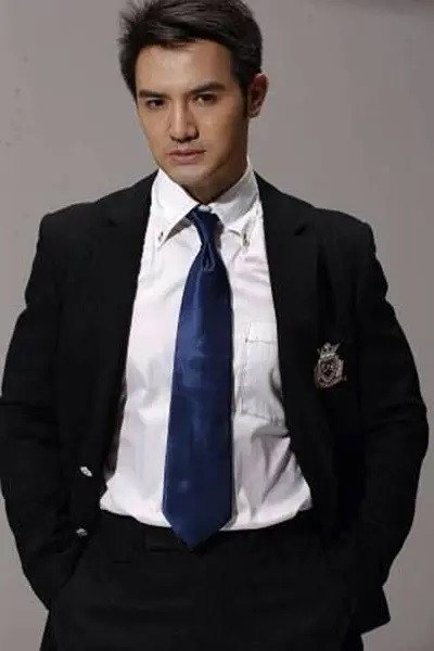 You Hang as Li Jun in A Deadline of Ten Days