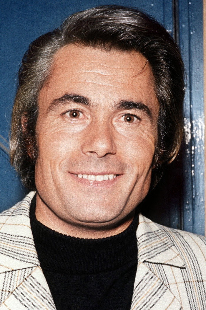 Alain Barrière as Jo in Pas de panique