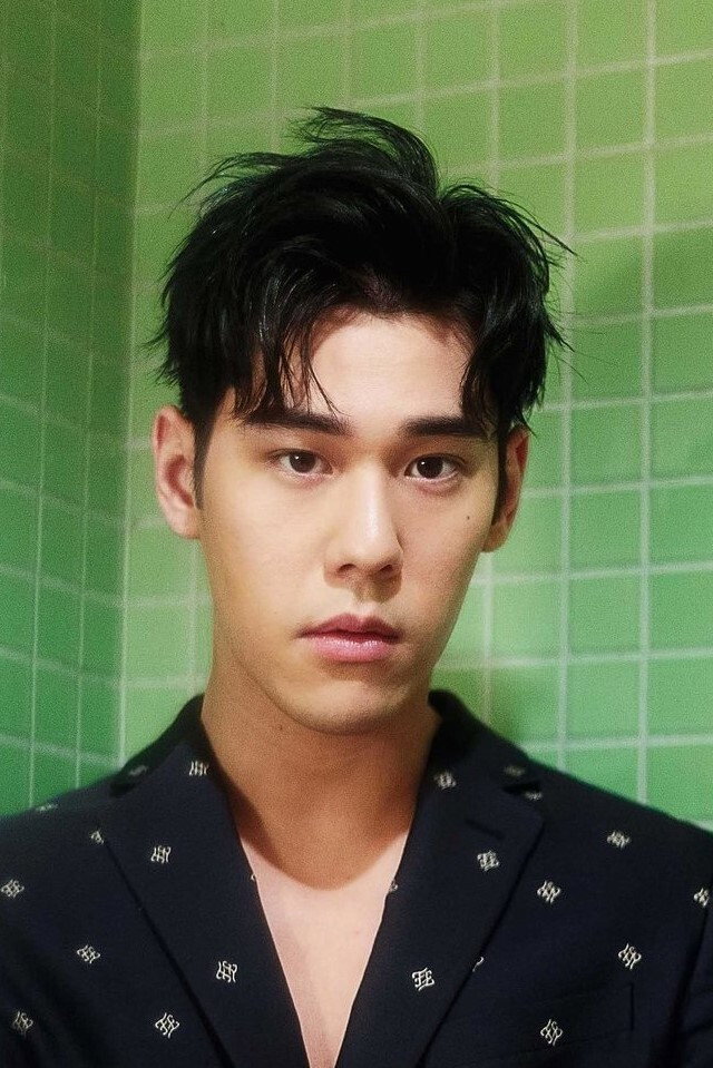 周予天 as Li Xun in A Controversial Entertainer
