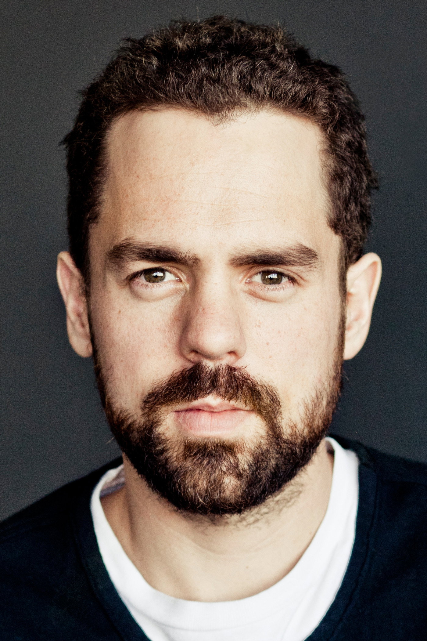 Guillaume Girard as Himself - Host in L'heure est grave