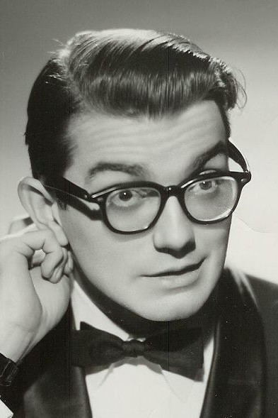 Del Close as Sparks in The Last Affair