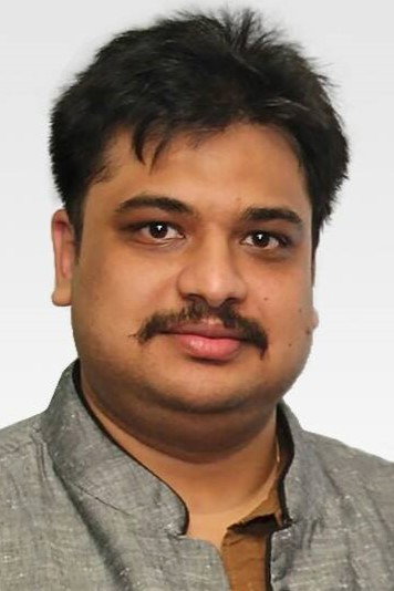 अंशुल सिंघल as Villager in Katti Batti