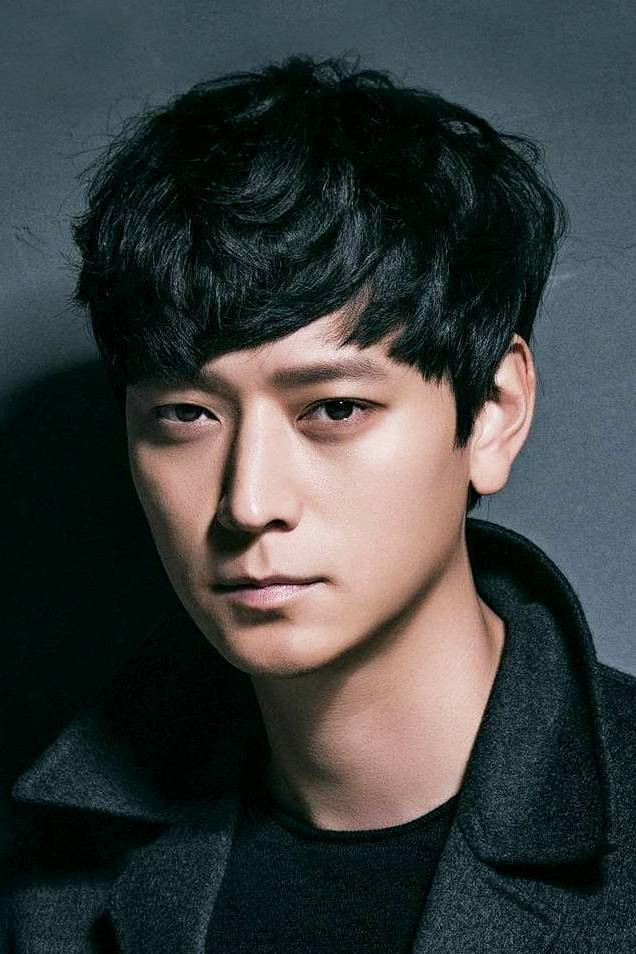 강동원 as Cha Kang-jae in Magic