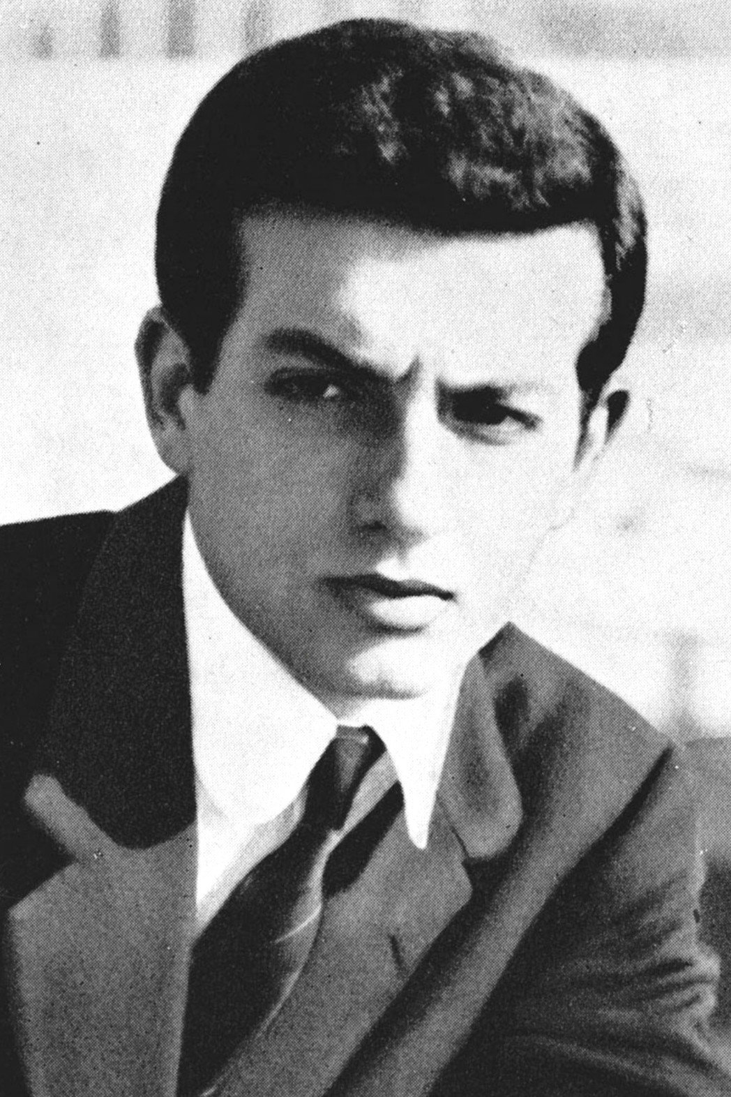 Luigi Basagaluppi as Ticket Inspector Salvatore Vigorito in Café Express