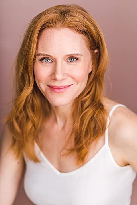 Christiane Seidel as Caroline in Royally